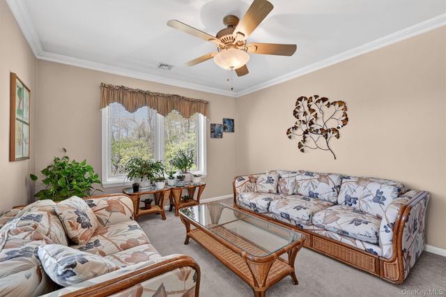 12 Laudaten Way, Warwick, NY 10990