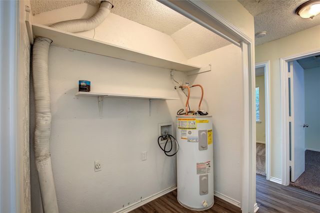 609-611 Melbourne Road, Hurst, TX 76053