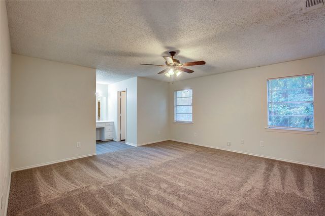 609-611 Melbourne Road, Hurst, TX 76053