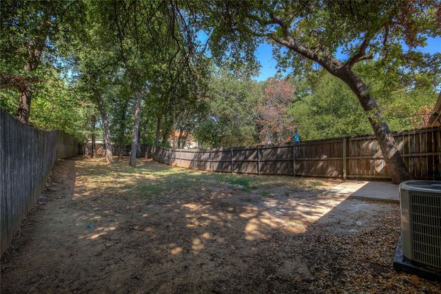 609-611 Melbourne Road, Hurst, TX 76053