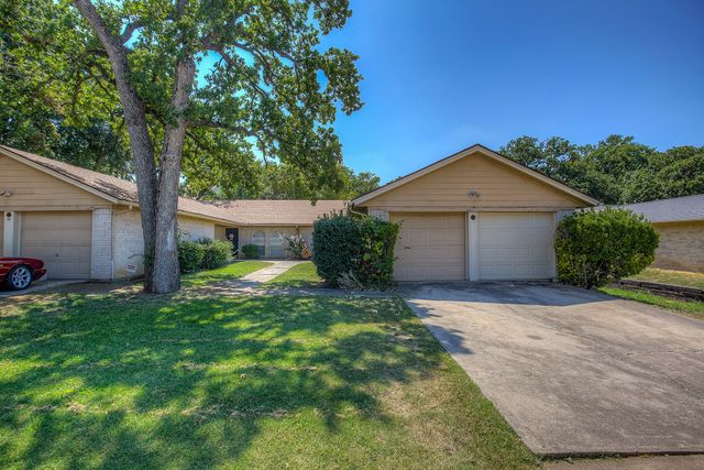 609-611 Melbourne Road, Hurst, TX 76053