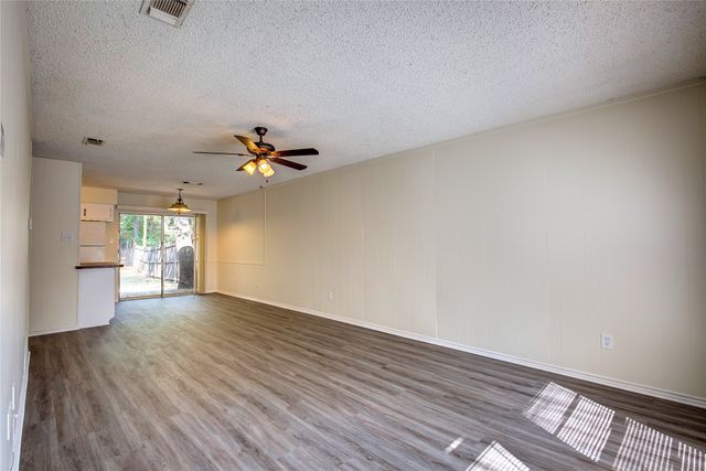 609-611 Melbourne Road, Hurst, TX 76053