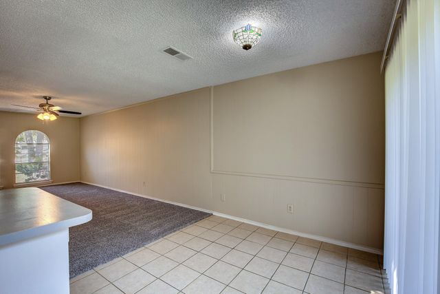 609-611 Melbourne Road, Hurst, TX 76053