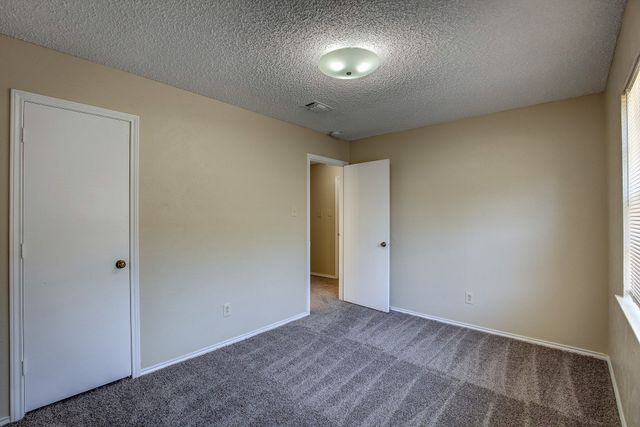 609-611 Melbourne Road, Hurst, TX 76053