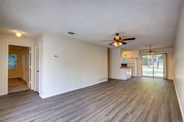 609-611 Melbourne Road, Hurst, TX 76053