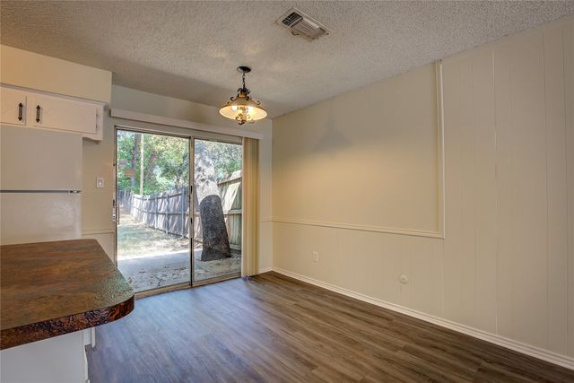 609-611 Melbourne Road, Hurst, TX 76053