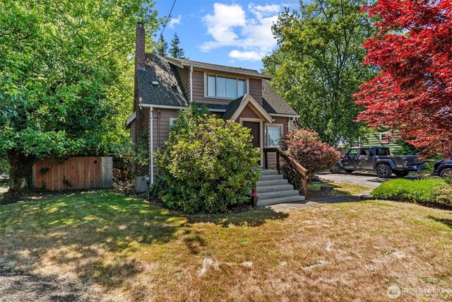 3301 Columbia Heights Road, Longview, WA 98632