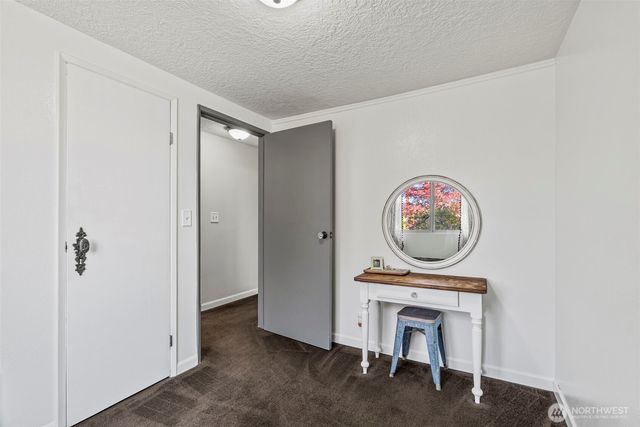 3301 Columbia Heights Road, Longview, WA 98632