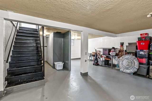 3301 Columbia Heights Road, Longview, WA 98632