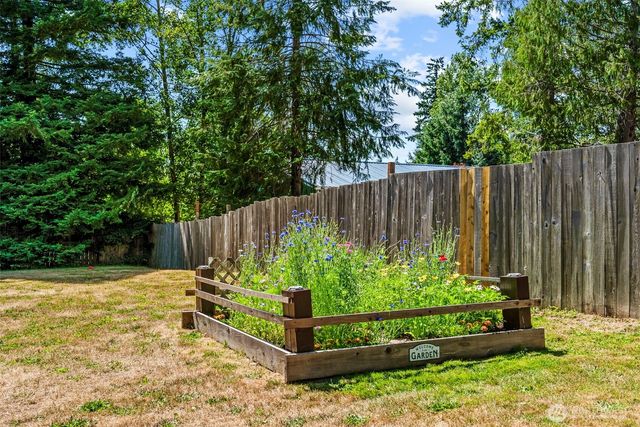 3301 Columbia Heights Road, Longview, WA 98632