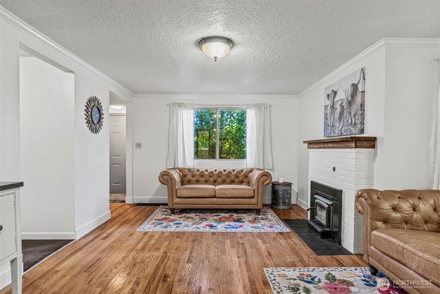 3301 Columbia Heights Road, Longview, WA 98632