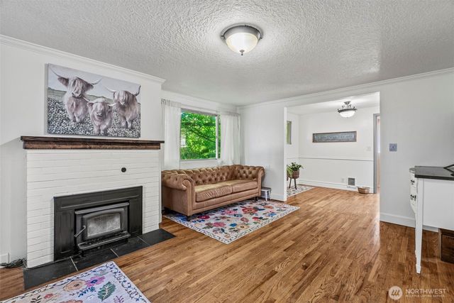3301 Columbia Heights Road, Longview, WA 98632