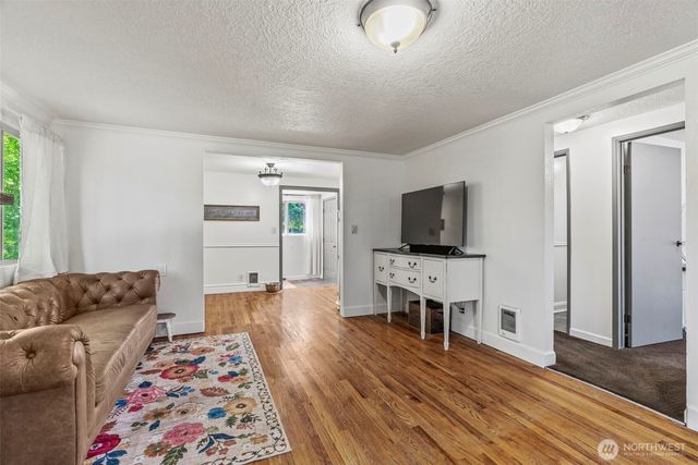 3301 Columbia Heights Road, Longview, WA 98632