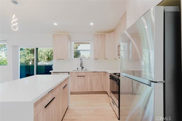 5654 Cartwright Avenue, North Hollywood, CA 91601