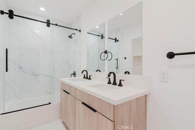 5654 Cartwright Avenue, North Hollywood, CA 91601
