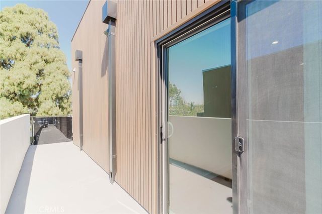 5654 Cartwright Avenue, North Hollywood, CA 91601