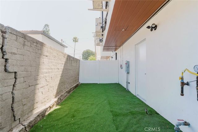 5654 Cartwright Avenue, North Hollywood, CA 91601