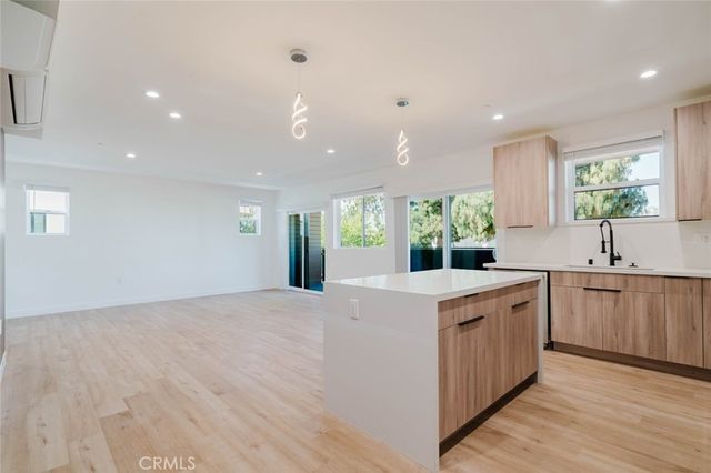 5654 Cartwright Avenue, North Hollywood, CA 91601