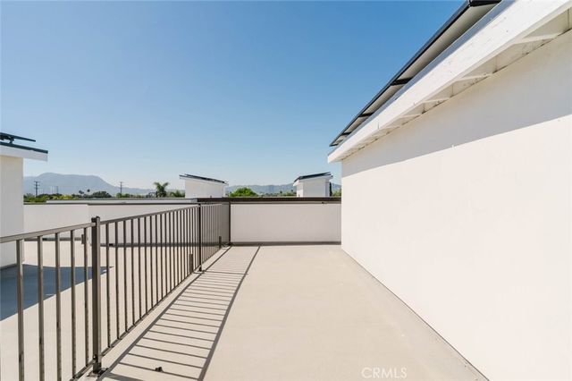 5654 Cartwright Avenue, North Hollywood, CA 91601