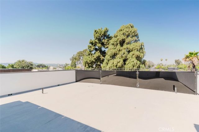 5654 Cartwright Avenue, North Hollywood, CA 91601