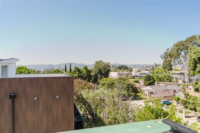 5654 Cartwright Avenue, North Hollywood, CA 91601