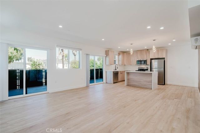 5654 Cartwright Avenue, North Hollywood, CA 91601