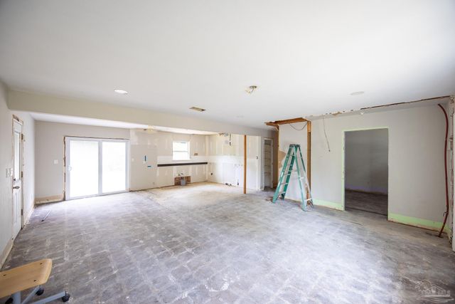 11212 Seaglade Dr, Pensacola, FL 32507