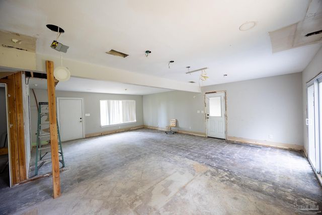 11212 Seaglade Dr, Pensacola, FL 32507