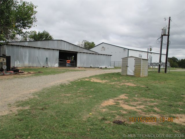 2905 E 2110, Hugo, OK 74743