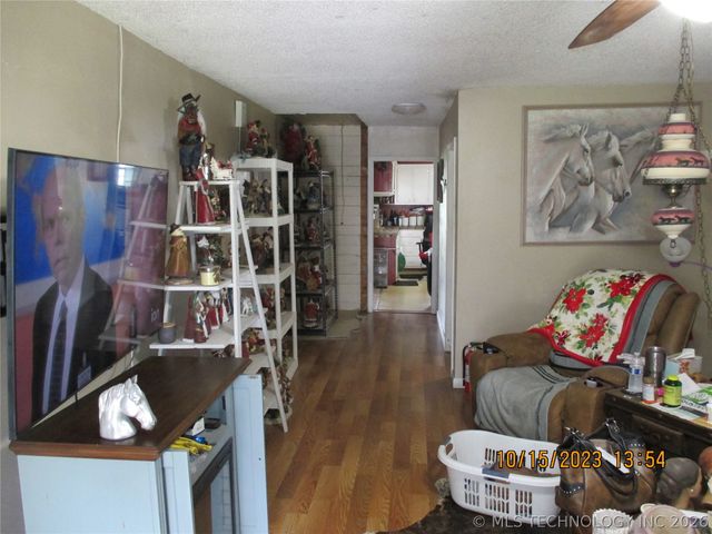 2905 E 2110, Hugo, OK 74743