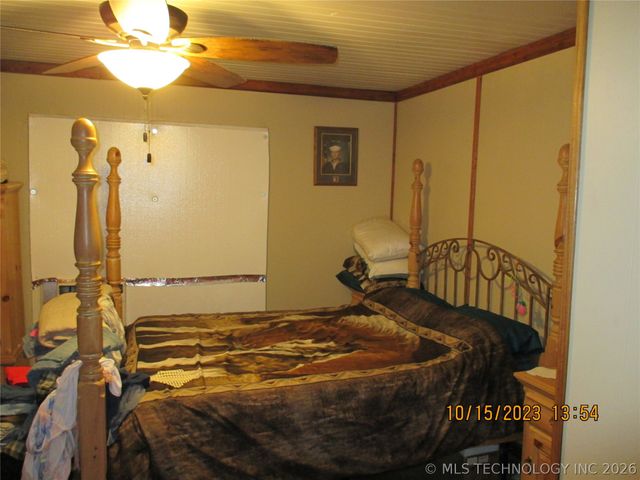 2905 E 2110, Hugo, OK 74743