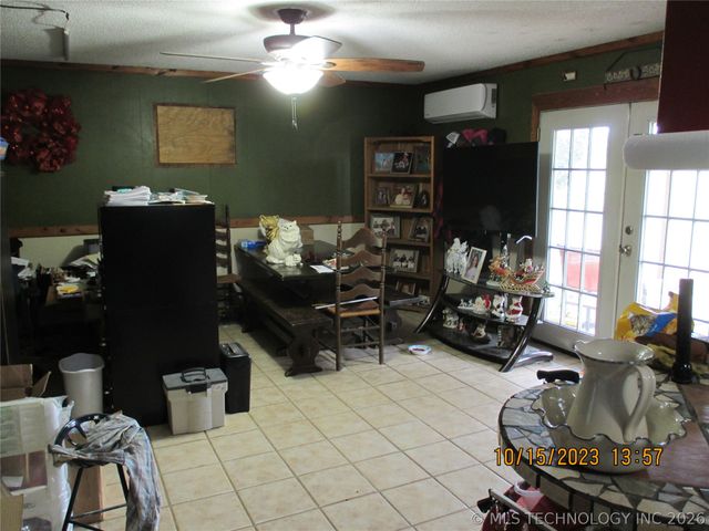 2905 E 2110, Hugo, OK 74743