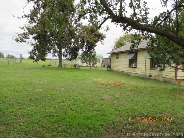 2905 E 2110, Hugo, OK 74743