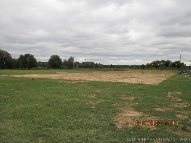 2905 E 2110, Hugo, OK 74743