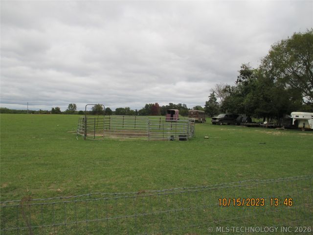 2905 E 2110, Hugo, OK 74743