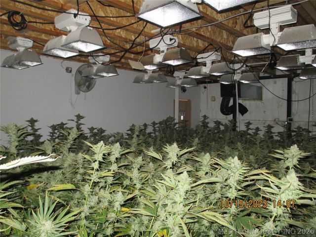 2905 E 2110, Hugo, OK 74743