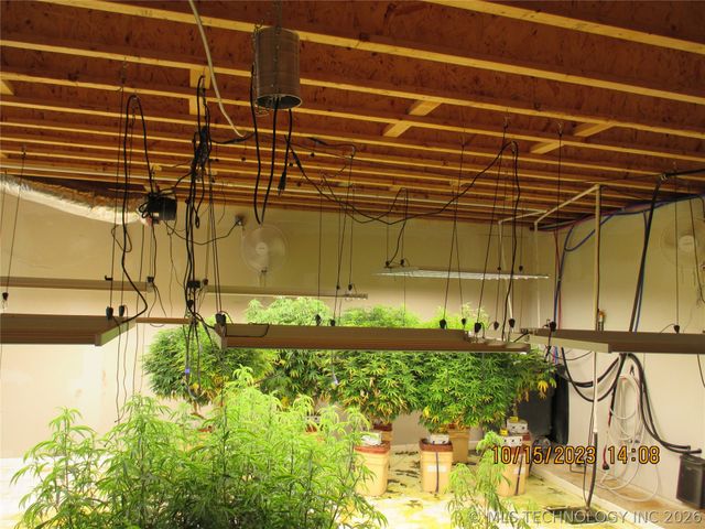 2905 E 2110, Hugo, OK 74743