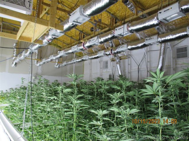 2905 E 2110, Hugo, OK 74743