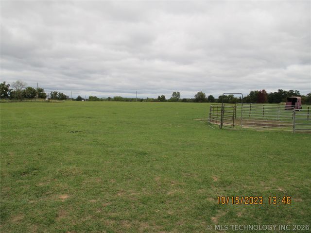 2905 E 2110, Hugo, OK 74743