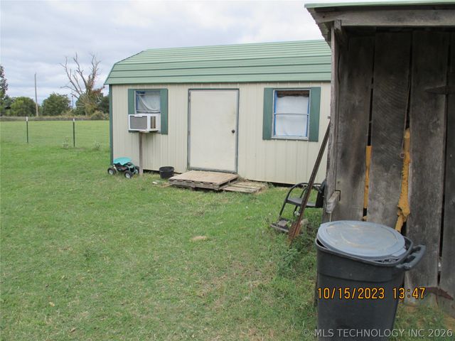 2905 E 2110, Hugo, OK 74743