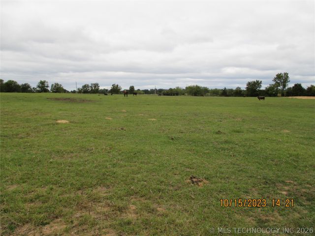 2905 E 2110, Hugo, OK 74743