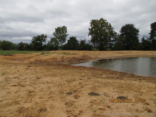 2905 E 2110, Hugo, OK 74743