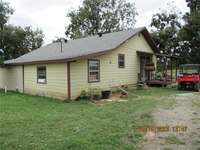 2905 E 2110, Hugo, OK 74743