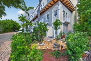 2700 NE 8th Avenue, Wilton Manors, FL 33334