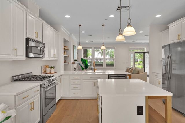 180 Hms Halsted Drive 180, Hingham, MA 02043