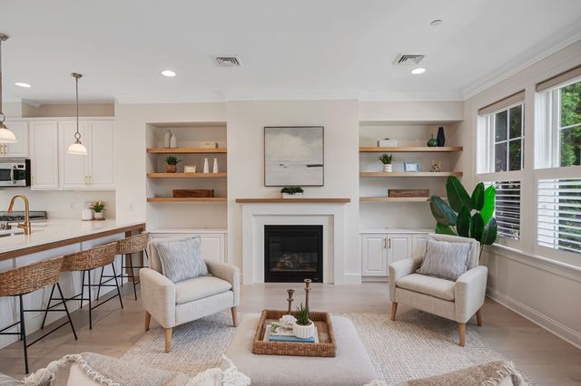 180 Hms Halsted Drive 180, Hingham, MA 02043