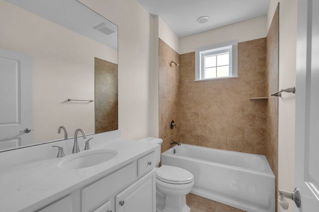 180 Hms Halsted Drive 180, Hingham, MA 02043