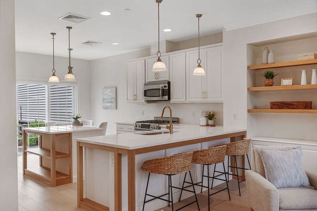 180 Hms Halsted Drive 180, Hingham, MA 02043