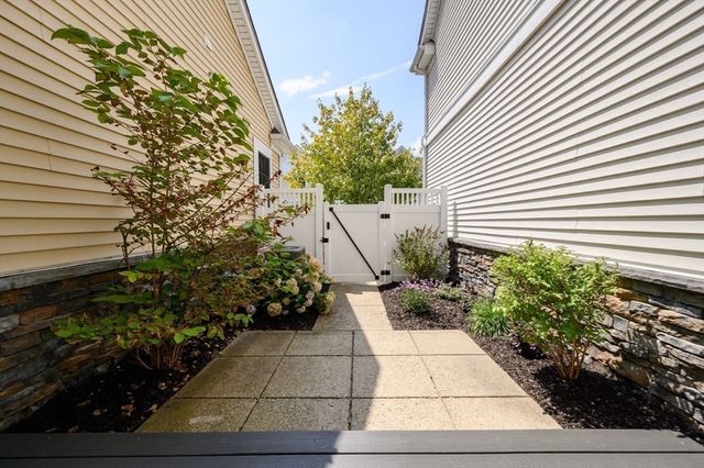180 Hms Halsted Drive 180, Hingham, MA 02043
