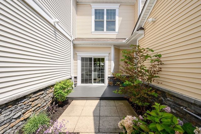 180 Hms Halsted Drive 180, Hingham, MA 02043